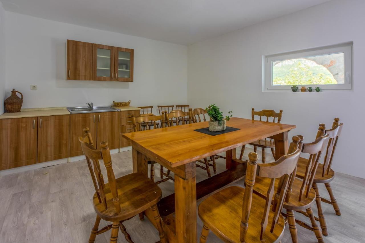 Holiday House Dino Брибир Экстерьер фото