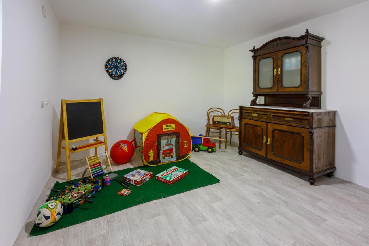 Holiday House Dino Брибир Экстерьер фото