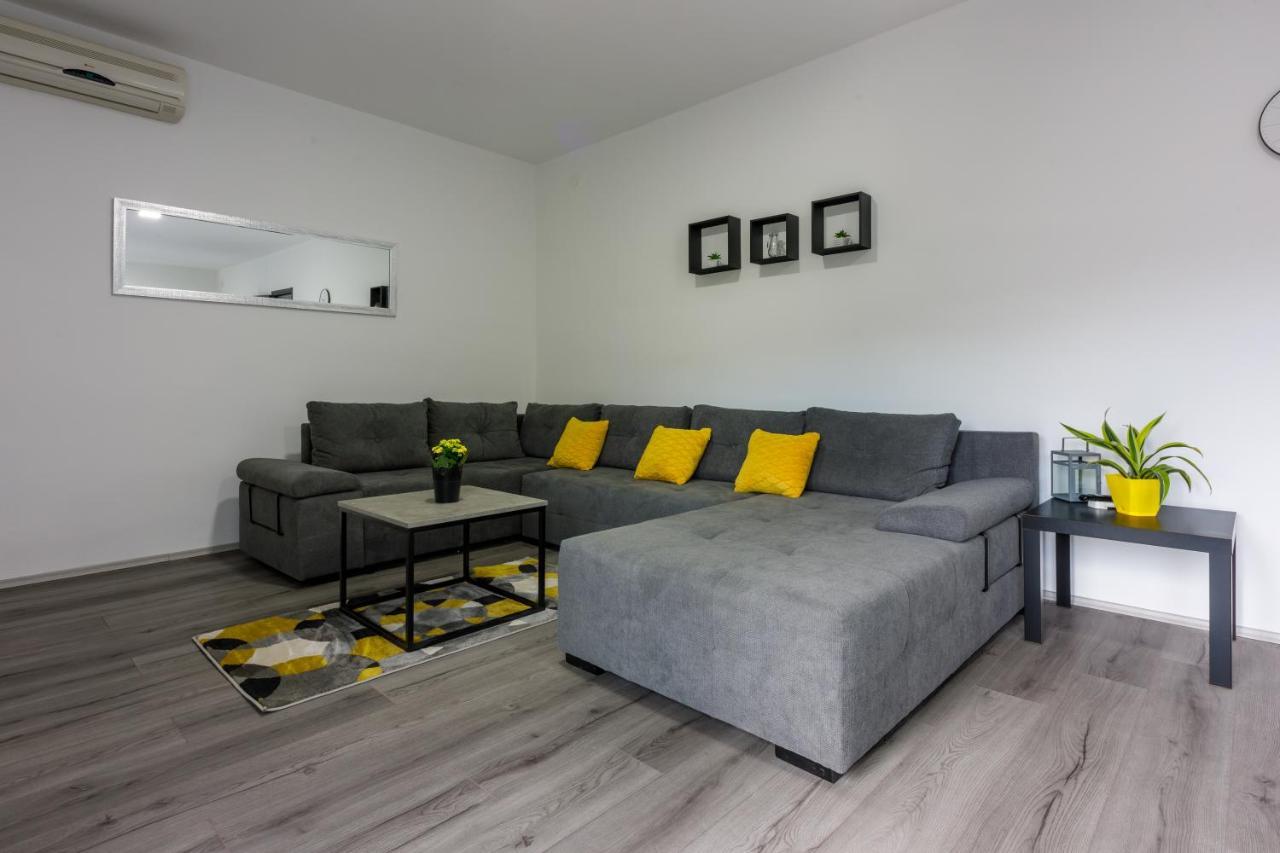 Holiday House Dino Брибир Экстерьер фото