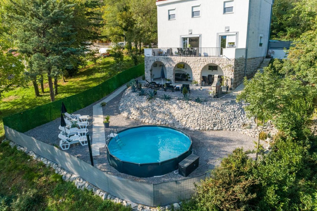 Holiday House Dino Брибир Экстерьер фото